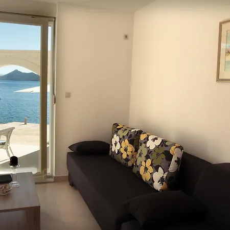 Tamaris アパート クレック